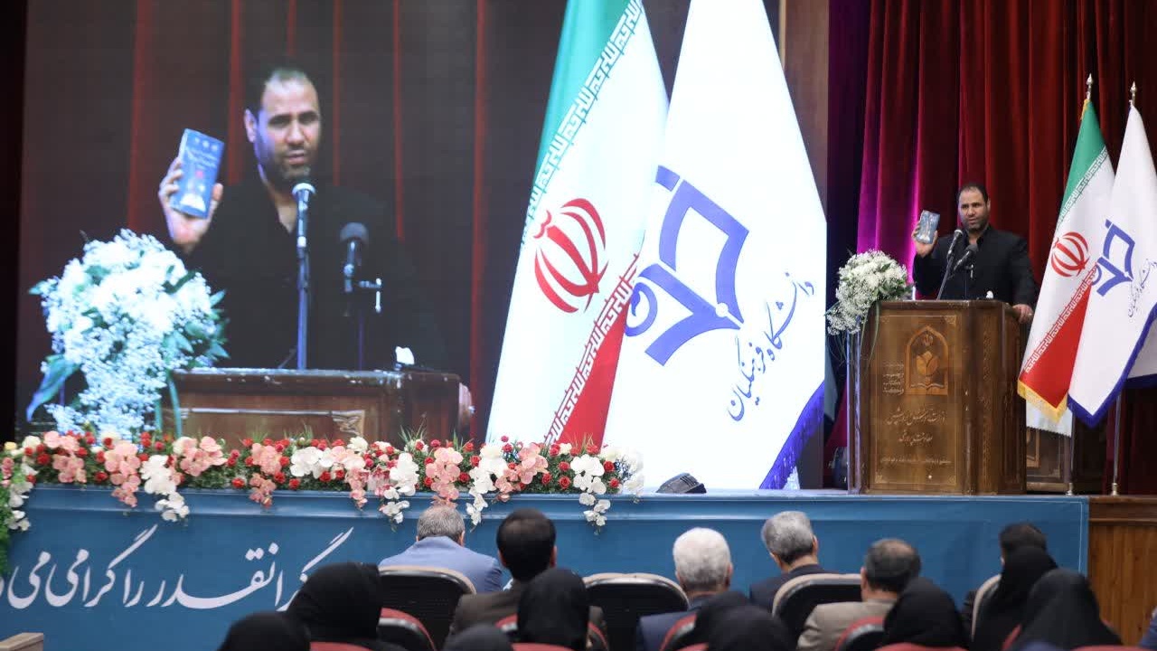 وزیر آموزش و پرورش در دوازدهمین جشنواره ملی پژوهش و فناوری دانشگاه فرهنگیان:

دانشگاه فرهنگیان بخش کلیدی اجرا شدن سند تحول بنیادین است