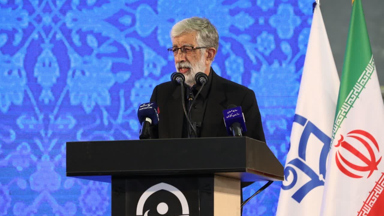غلامعلی حداد عادی در آیین استقبال از نودانشجومعلمان:

توسعه دانشگاه فرهنگیان مطمئن ترین راه برای تامین عدالت آموزشی و تقویت آموزش و پرورش