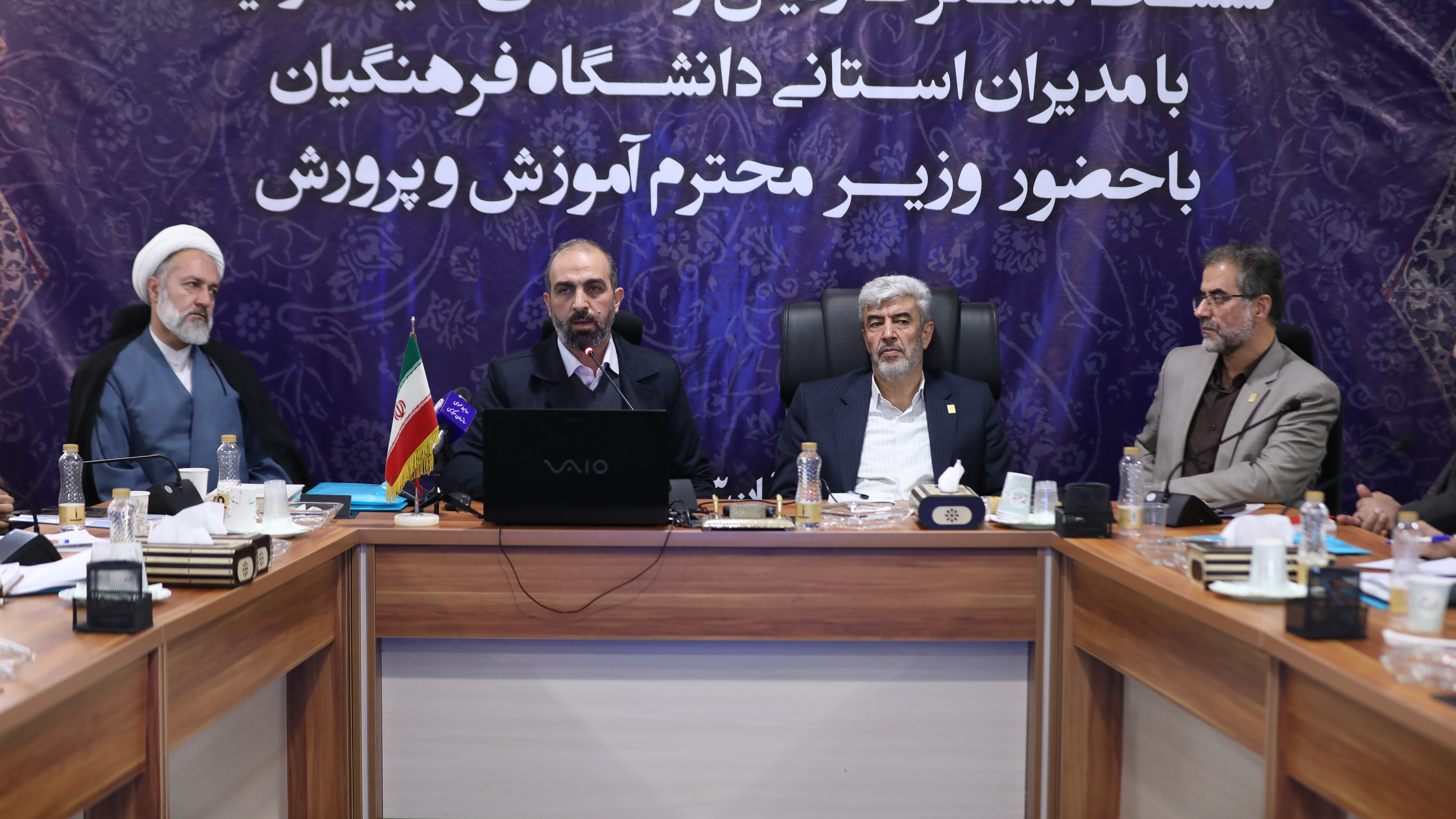  معاون امور آموزشی و پژوهش سازمان پدافند غیر عامل:

جامعه فرهنگیان خط مقدم پدافند غیرعامل کشور