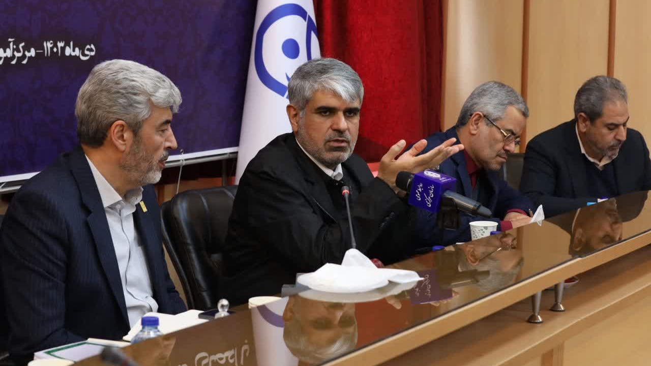 رئیس دانشگاه فرهنگیان:

 جوانان نخبه کشور با انتخاب رسالت معلمی، آینده نظام آموزشی را رقم می زنند 