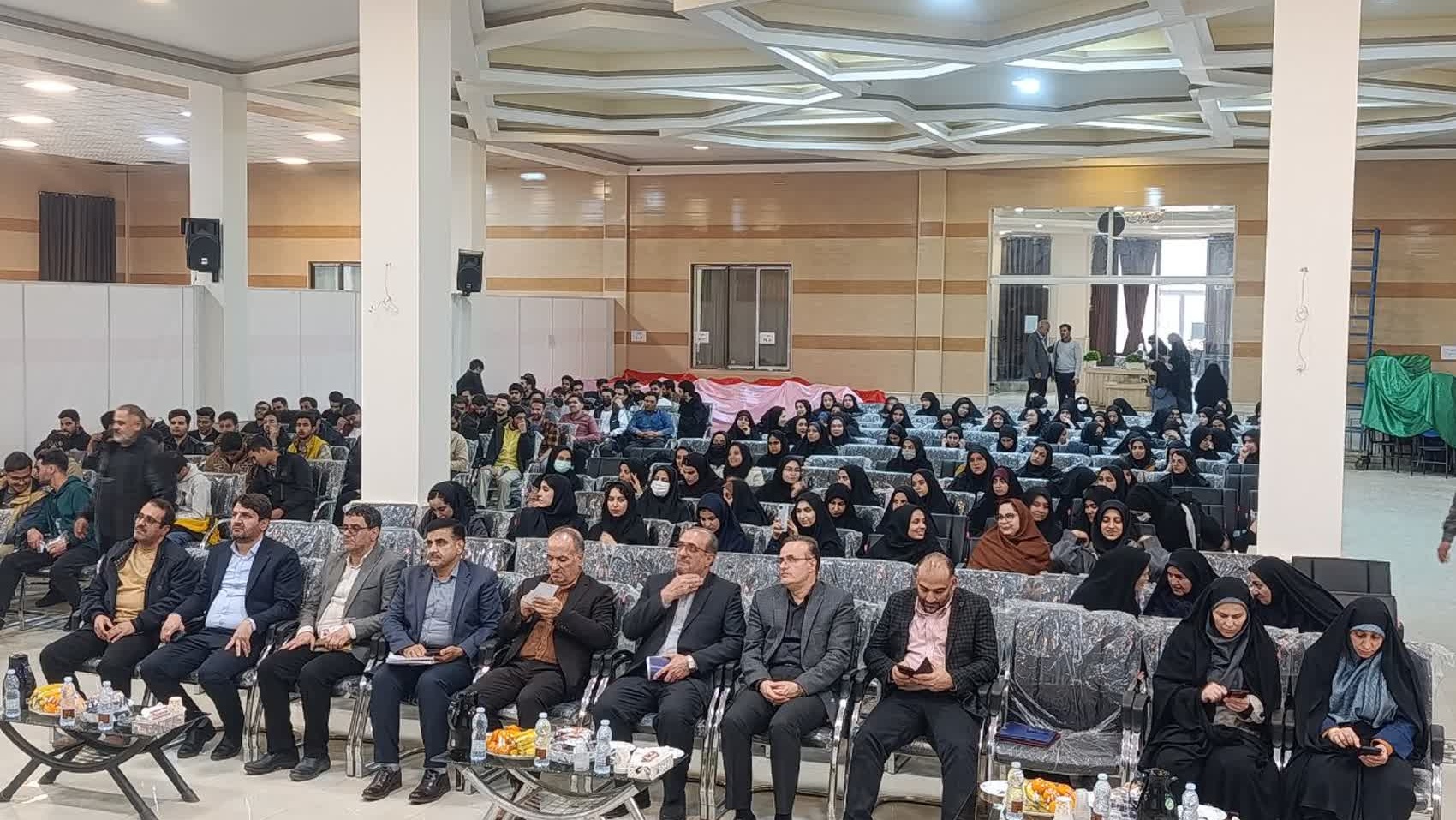 مراسم گرامیداشت روز دانشجو در مرکز امام خمینی(ره) کاشان برگزار شد