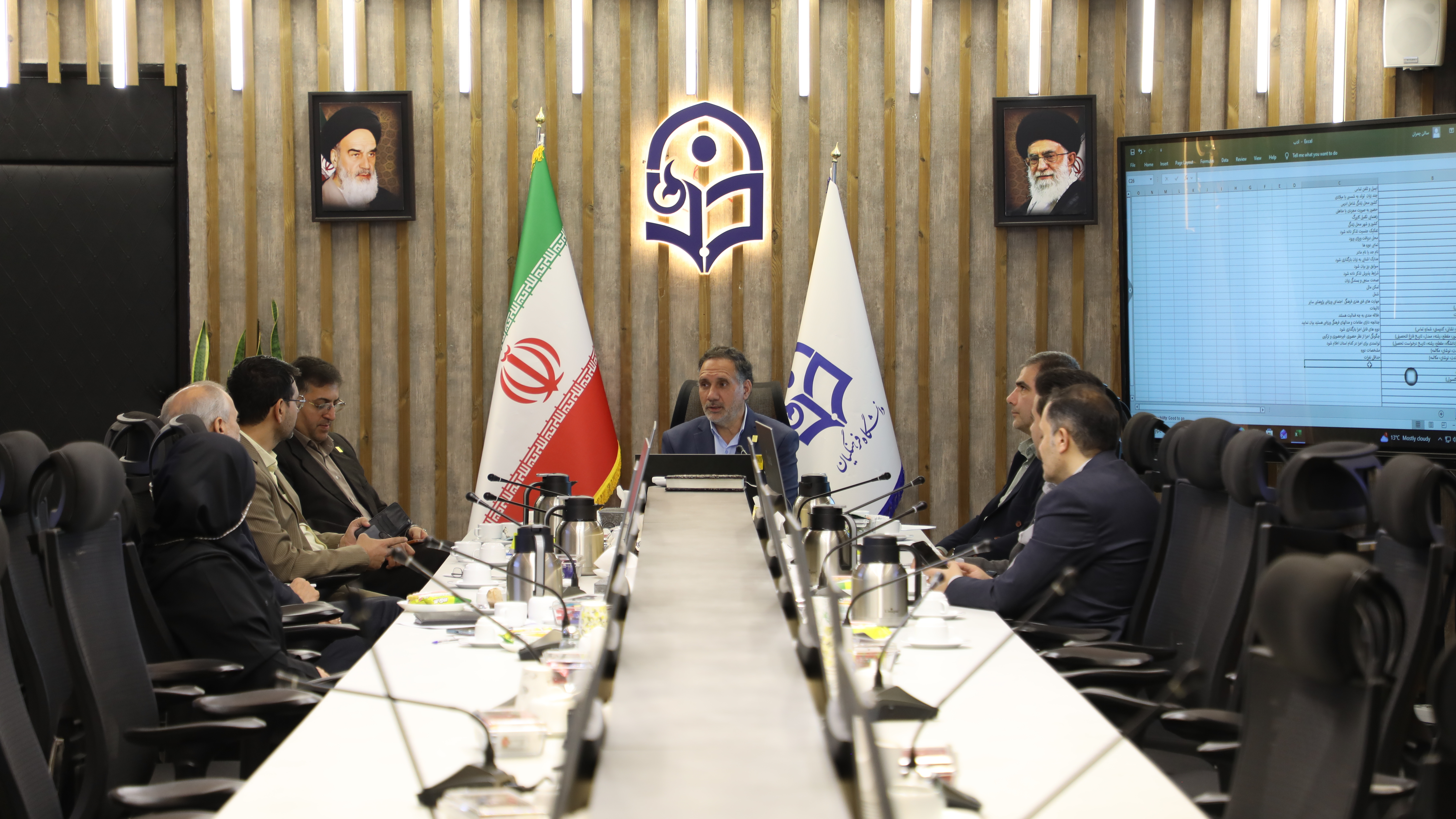 بررسی روند پذیرش و ثبت نام دانشجویان غیرایرانی در دانشگاه فرهنگیان