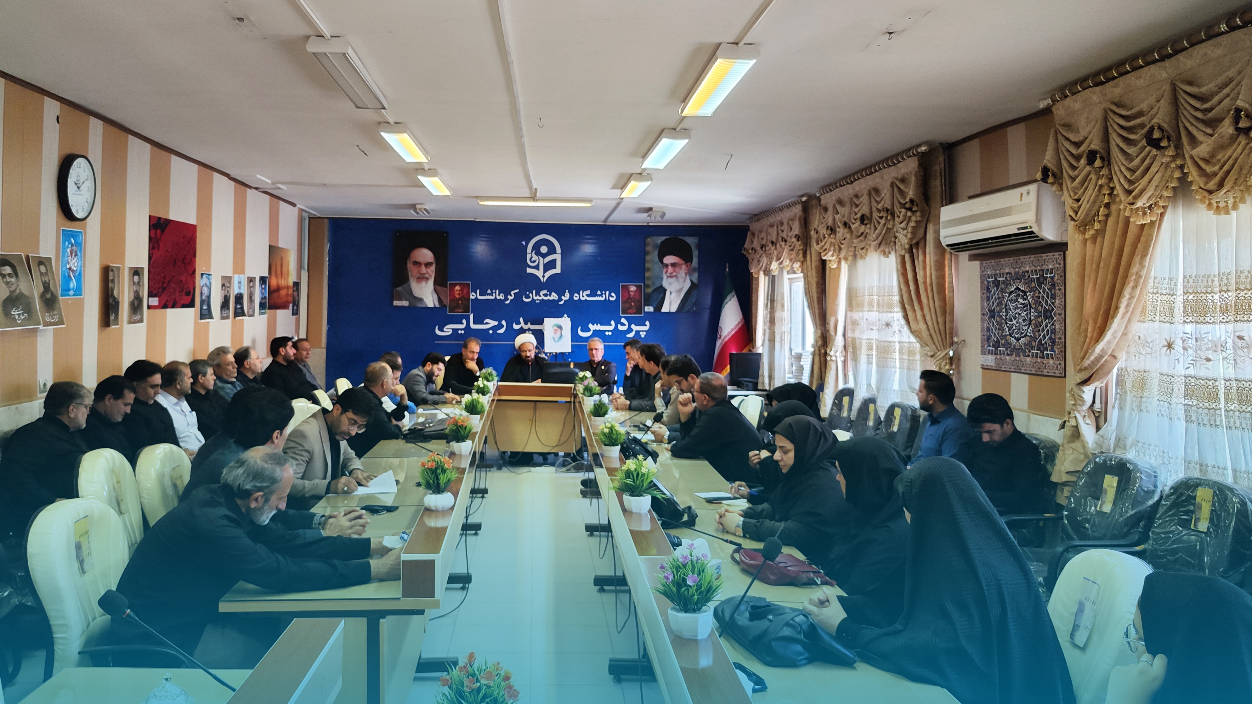نشست هم اندیشی اساتید دانشگاه فرهنگیان کرمانشاه با موضوع «روایت جنگ تحمیلی جدید» برگزار شد