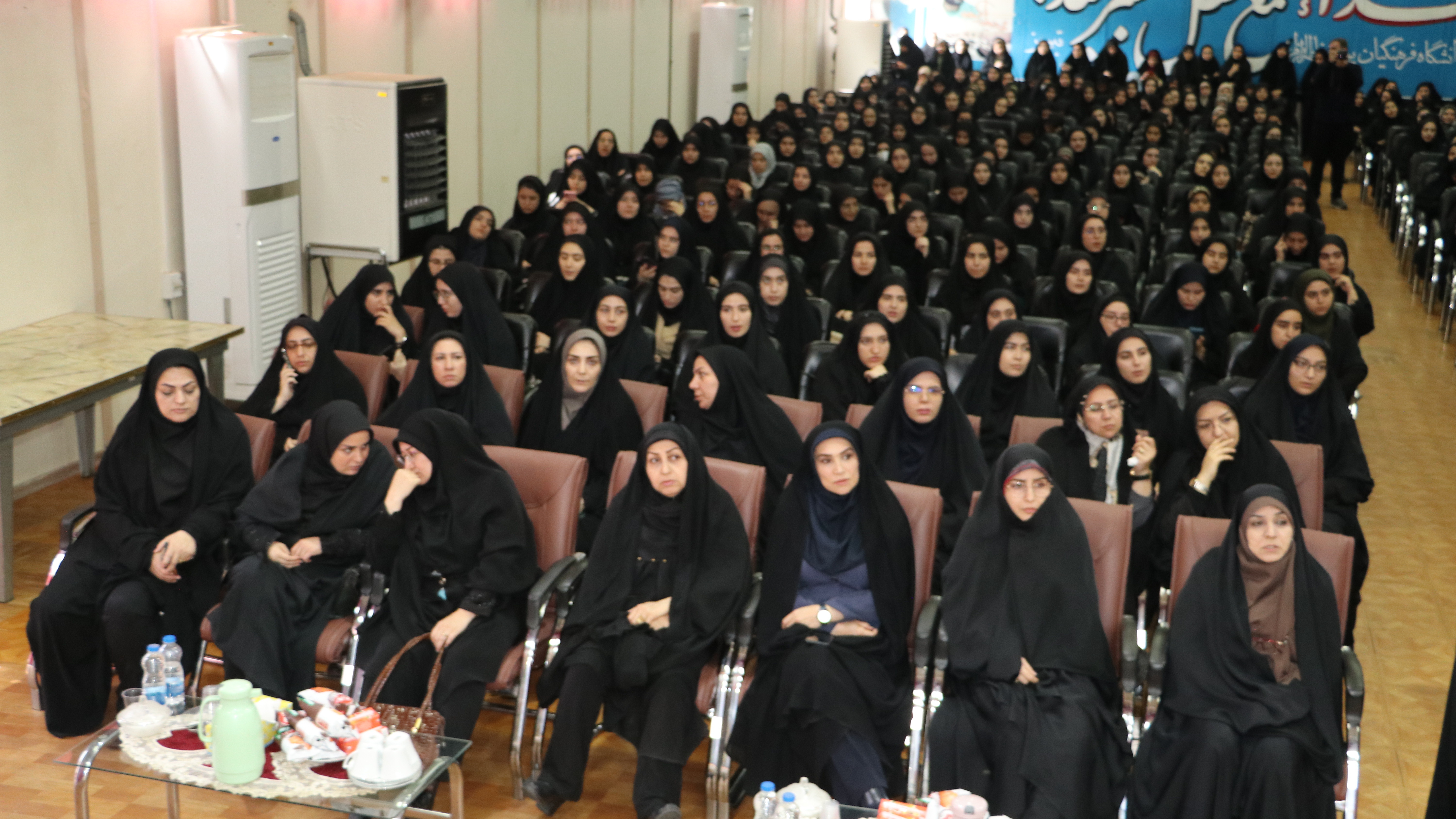 برگزاری آیین بزرگداشت مقام معلم و سرآمدی آموزش در دانشگاه فرهنگیان استان آذربایجان شرقی