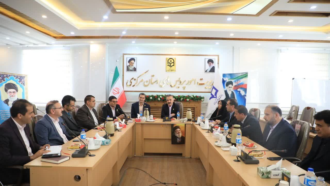 نشست سرپرست معاونت آموزشی دانشگاه فرهنگیان با اعضای هیأت علمی استان مرکزی برگزار شد