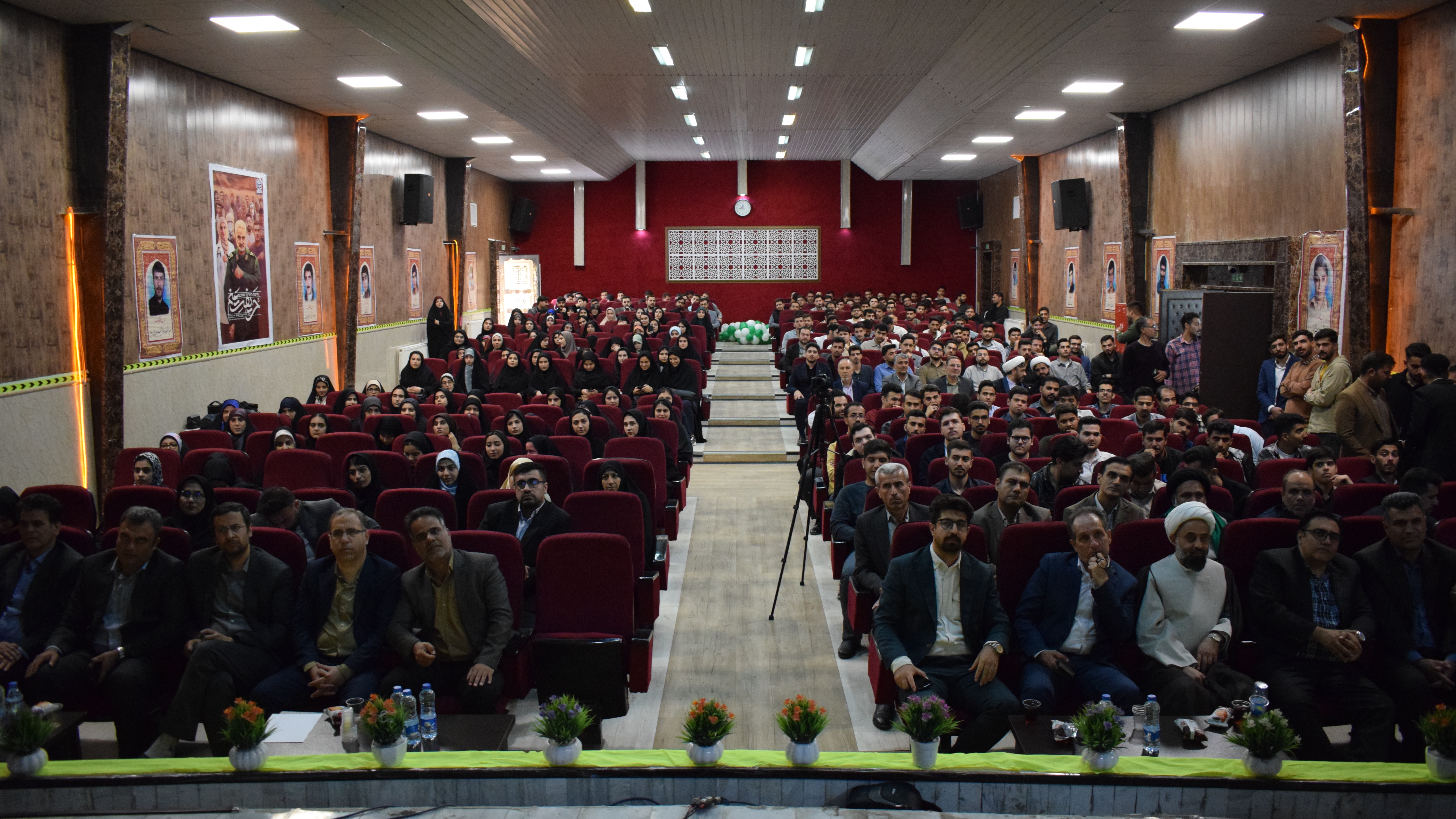 برگزاری مراسم گرامیداشت هفته معلم و استاد در دانشگاه فرهنگیان کرمانشاه
