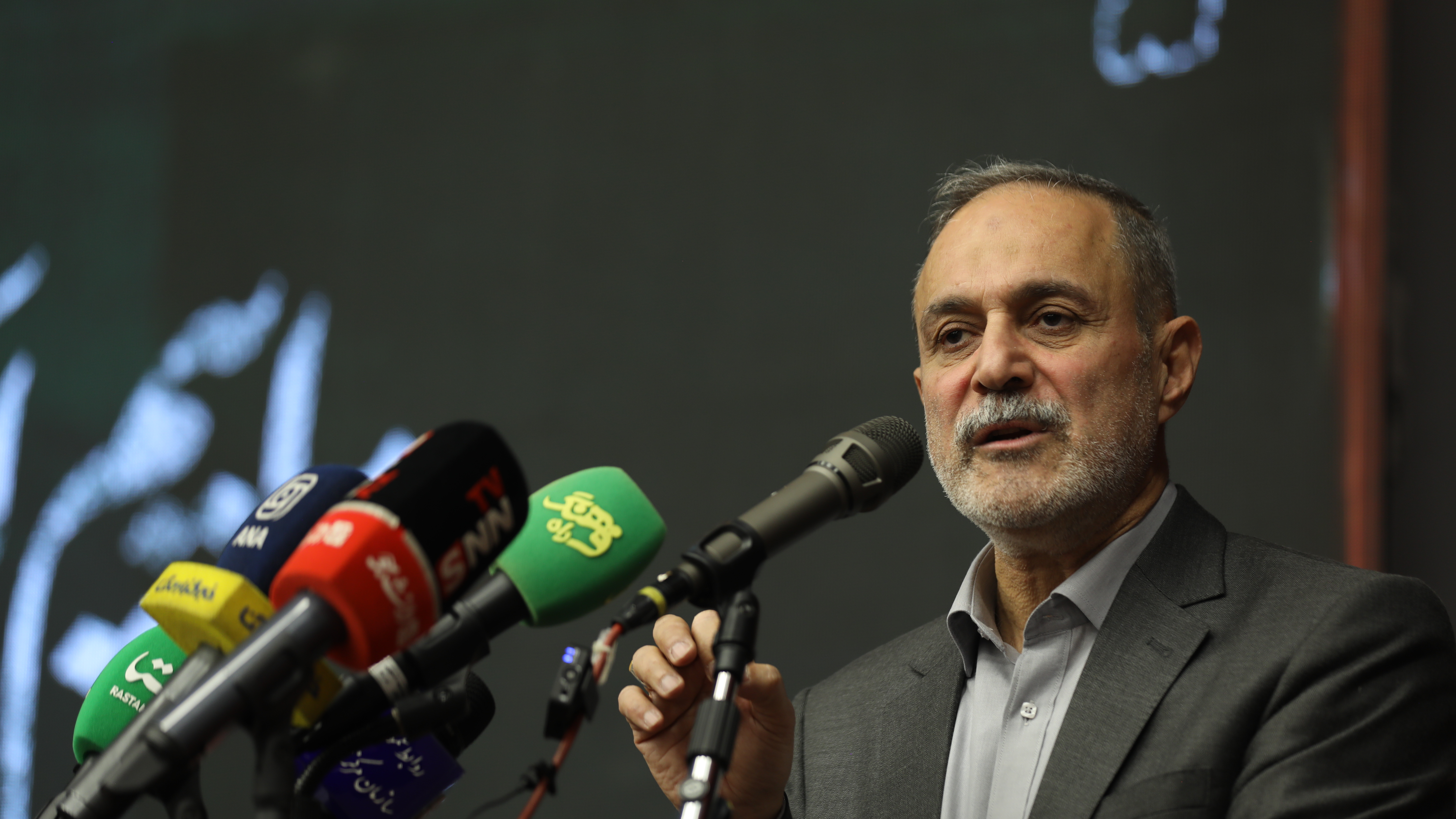 هنر «گوش دادن مؤثر» و «رفتار مدیریتی اخلاق مدارانه» از مهم ترین درس هایی که از رهبر شهید آموختم