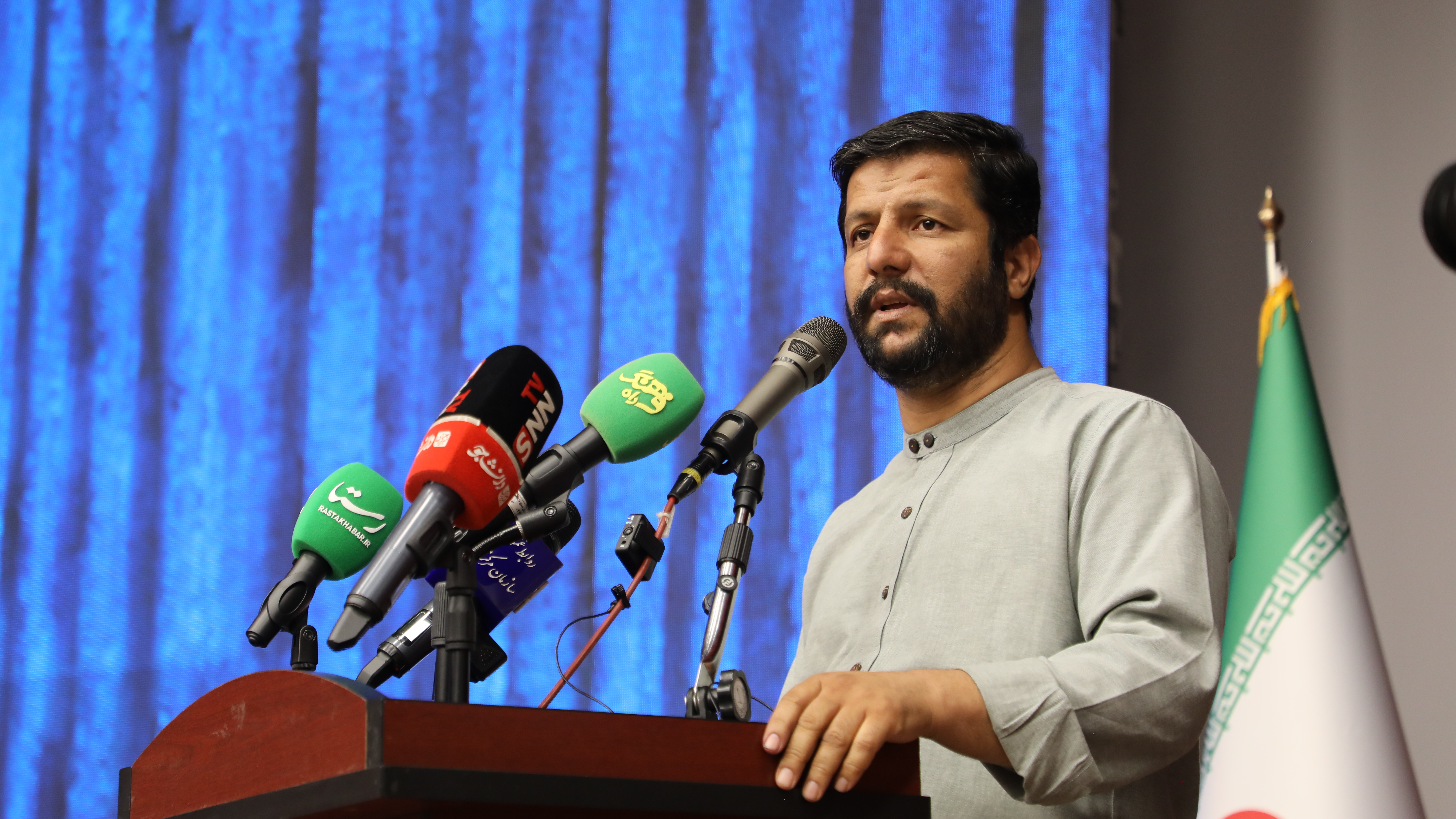 میدان و خیابان در کنار یکدیگر به رسالت تاریخی خود عمل می کنند/ ما بدون آمریکا به این نقطه رسیدیم