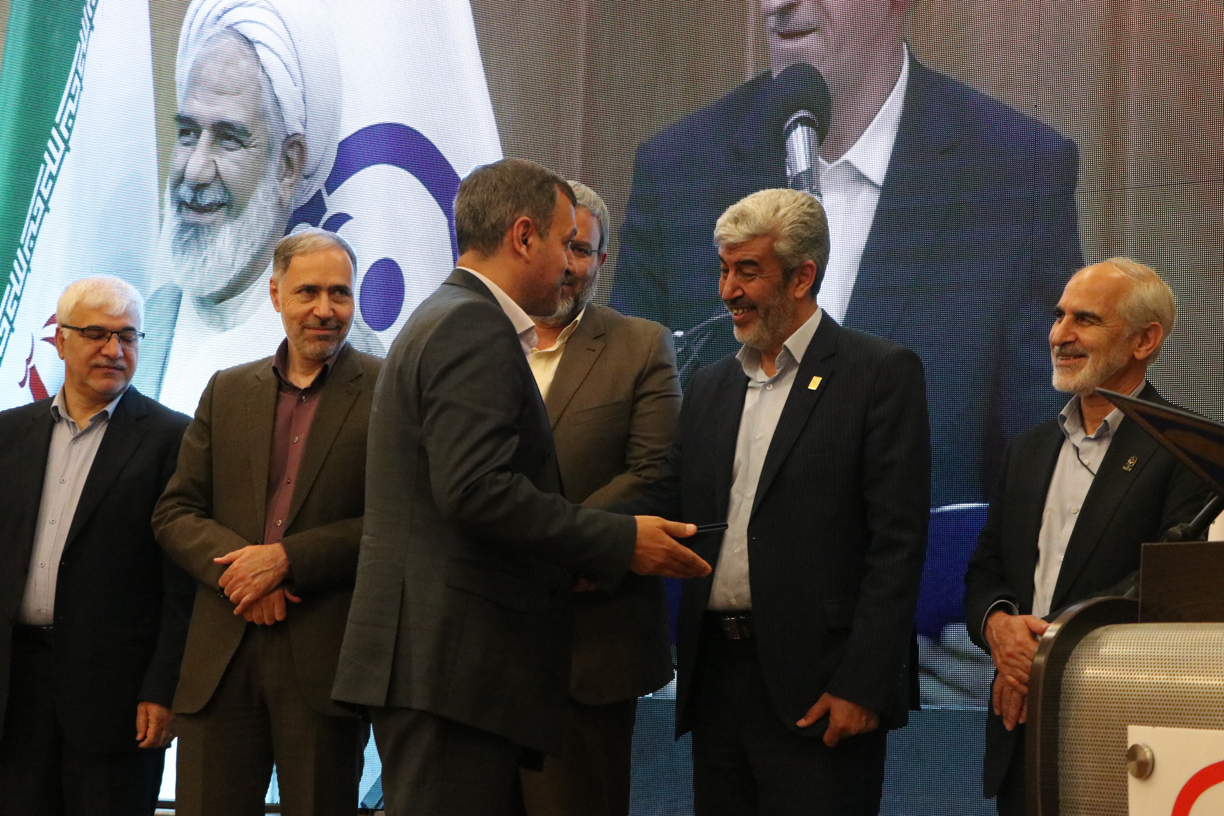 برزوئی در آیین تکریم و معارفه مدیر امور پردیس های استان فارس:

به زودی دانشگاه فرهنگیان، یکی از مؤثرترین و بهترین دانشگاه های کشور خواهد بود