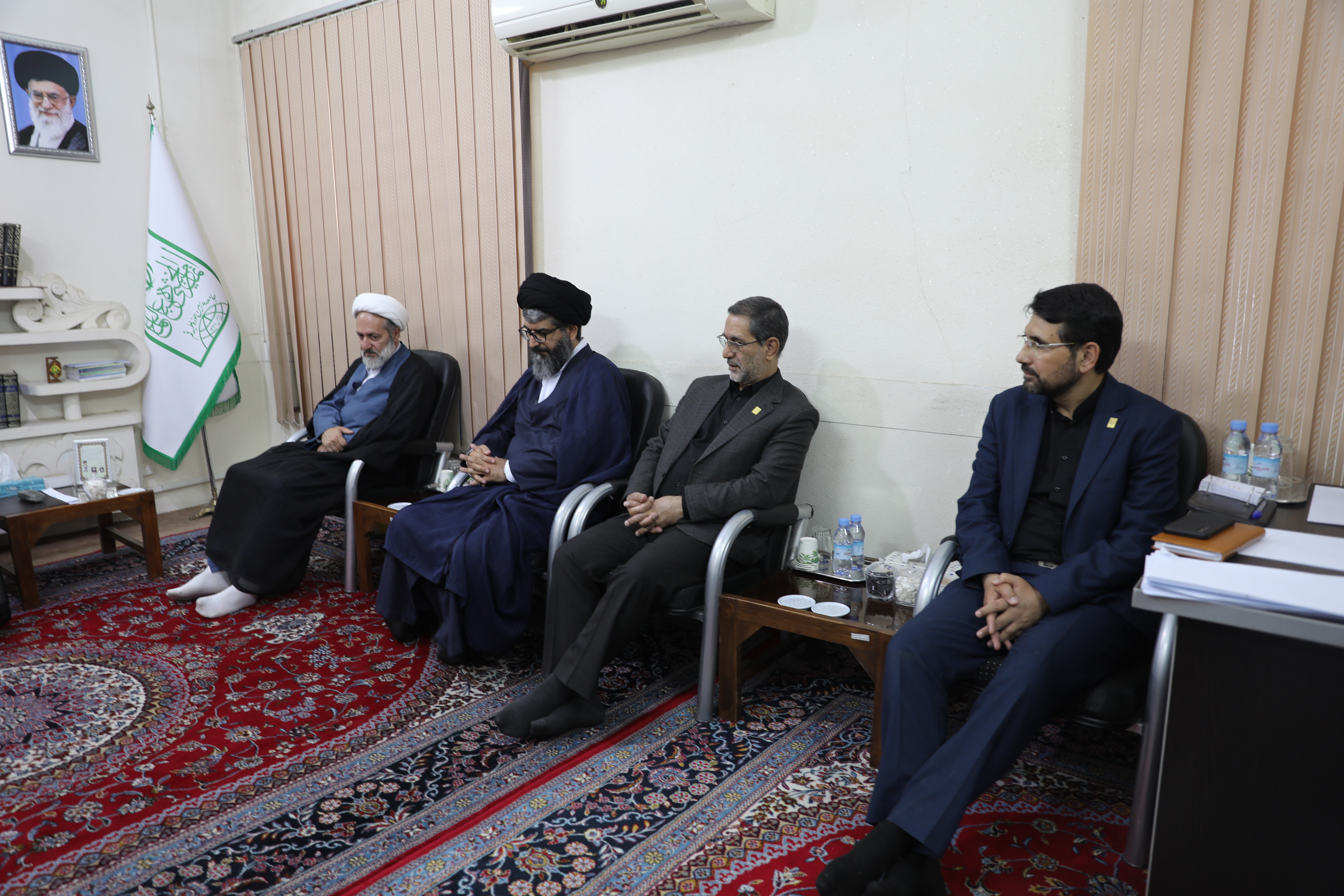 رییس دانشگاه فرهنگیان در دیدار با آیت الله حسینی بوشهری تاکید کرد:

باید از ظرفیت های کشور در مسایل فرهنگی، دینی، ورزشی و ... در جهت تربیت