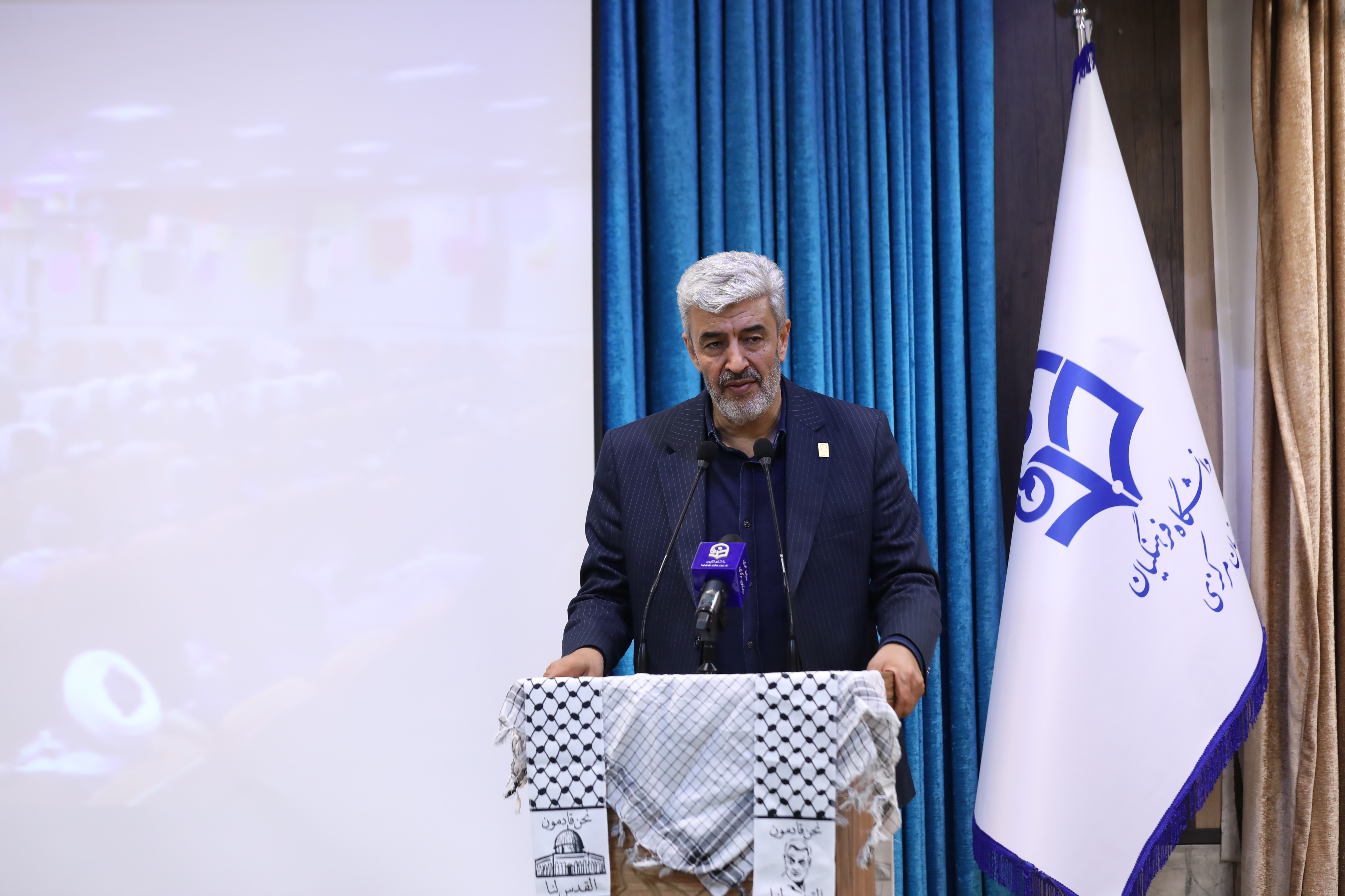 رئیس دانشگاه فرهنگیان در نشست هم اندیشی بسیج کارکنان:

علم به همراه عمل با محوریت بیانیه گام دوم انقلاب اسلامی چراغ راه همکاران بسیجی