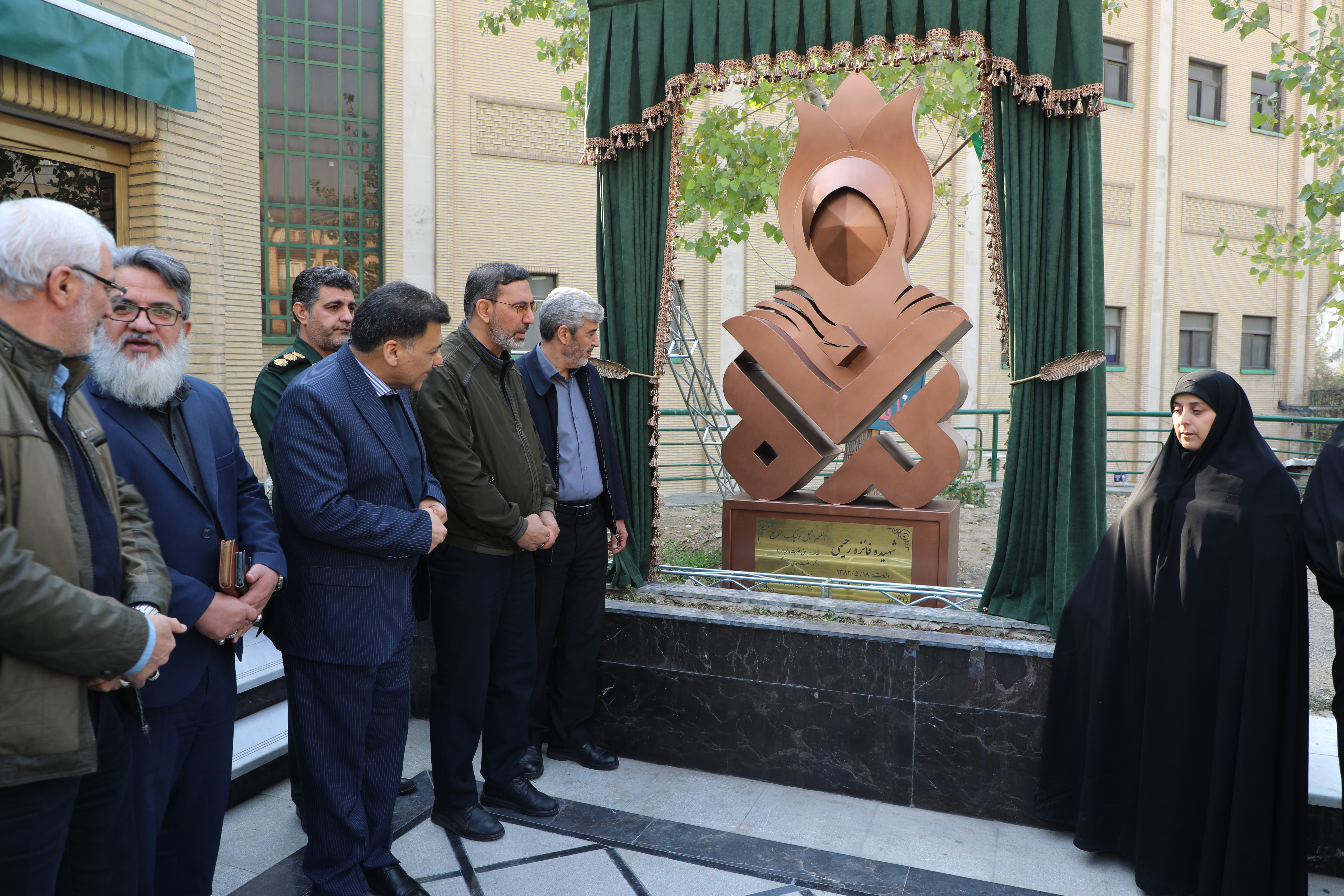 در پردیس نسیبه تهران انجام شد:

رونمایی از یادمان شهیده فائزه رحیمی دانشجومعلم دانشگاه فرهنگیان
