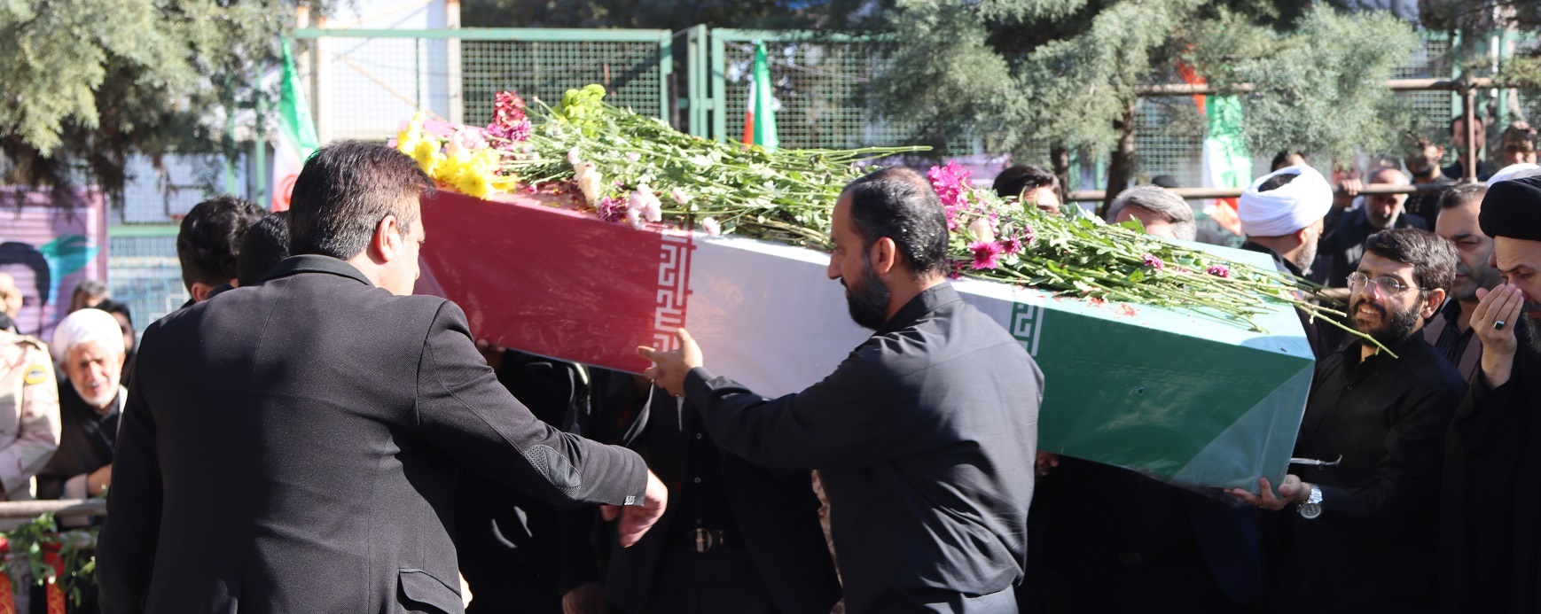 آیین تشییع و تدفین پیکر مطهر شهید گمنام در پردیس آیت الله خامنه ای گرگان