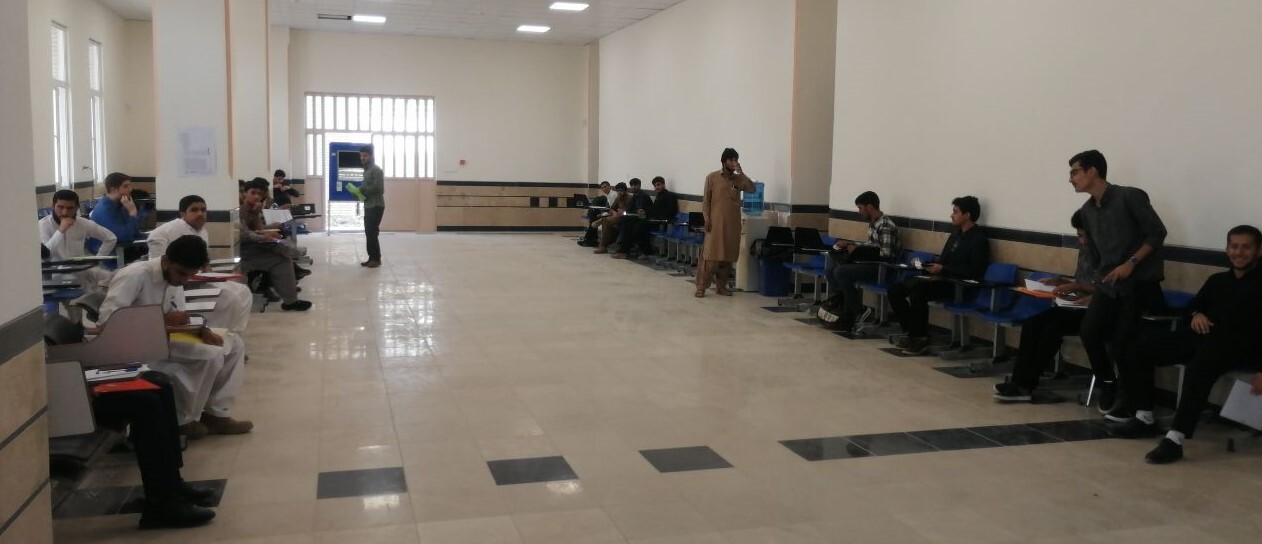 بازدید مدیرکل آموزش وپرورش سیستان  و بلوچستان از روند ارزیابی داوطلبان ورود به دانشگاه فرهنگیان استان