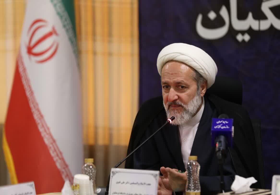تأکید بر هویت محوری، نقش استادان و مبانی توحیدی در تربیت مقاومتی دانشجومعلمان