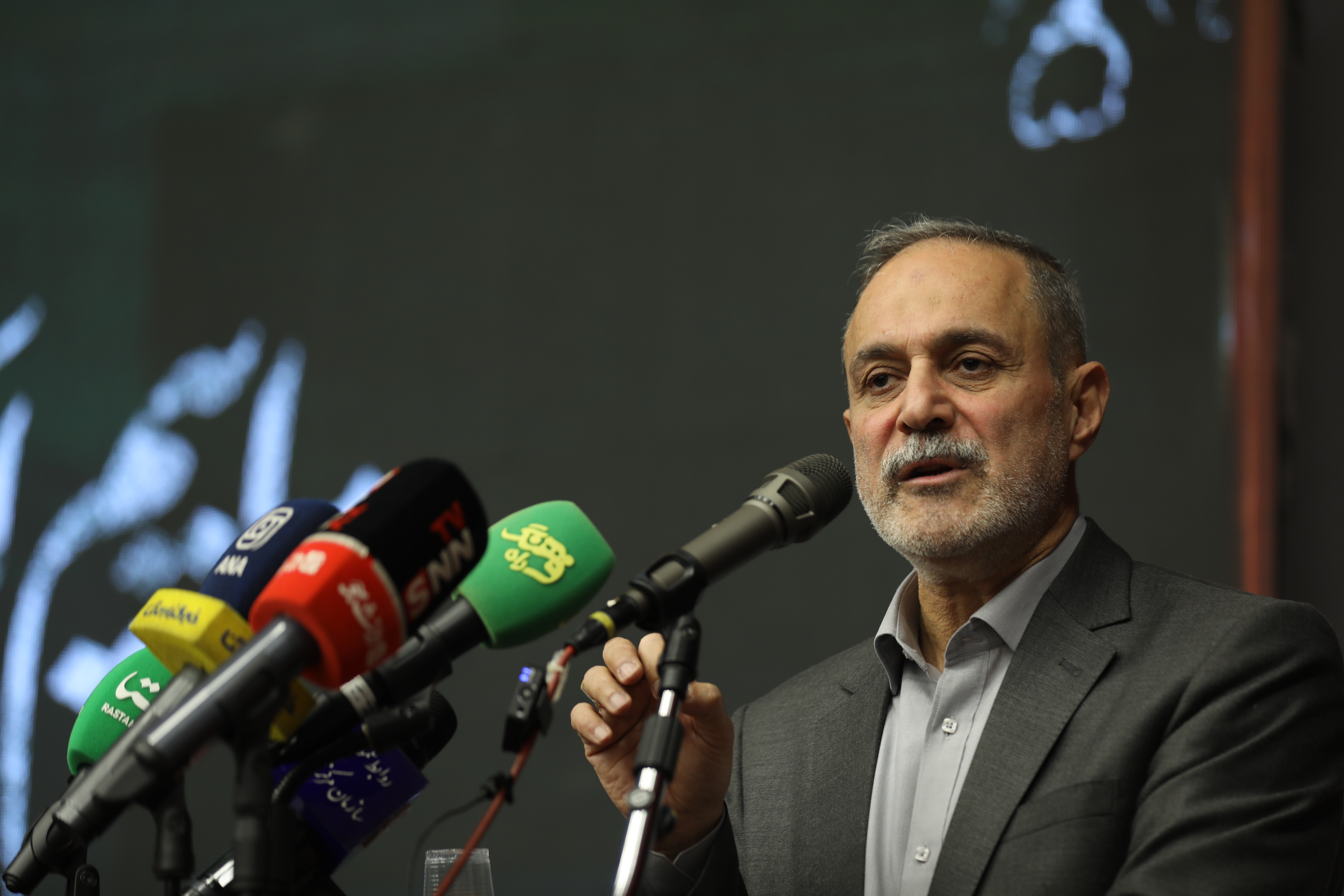 هنر «گوش دادن مؤثر» و «رفتار مدیریتی اخلاق مدارانه» از مهم ترین درس هایی که از رهبر شهید آموختم