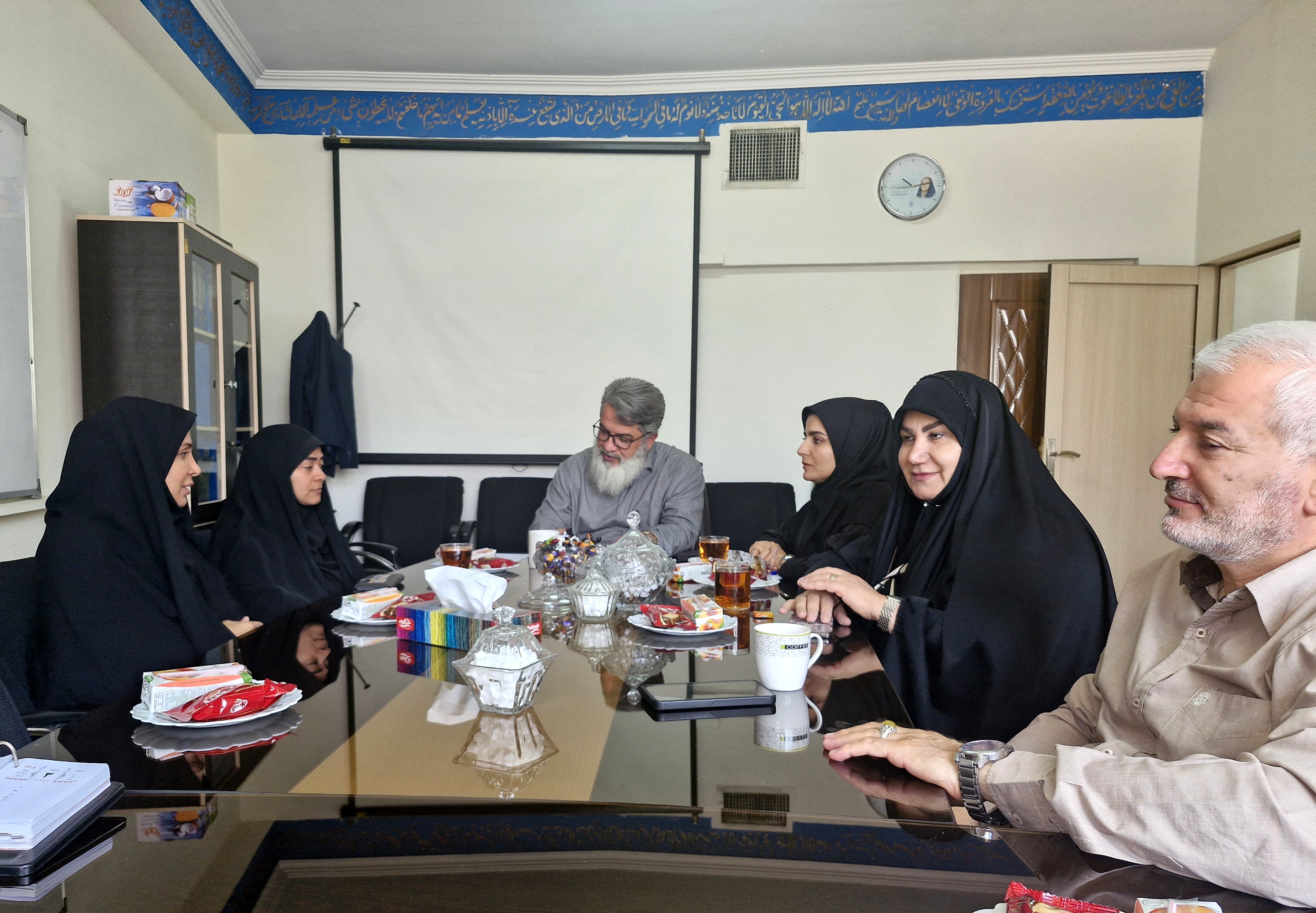 چالش‌های حوزه شاهد و ایثارگران دانشگاه فرهنگیان استان قم در نشست هم‌اندیشی قطب یک دانشگاه فرهنگیان کشور بررسی شد.