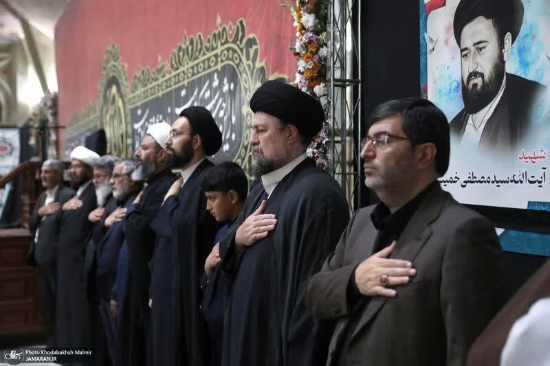دیدار آیت الله سیدحسن خمینی با خانواده شهدای دانشگاه / امضای تفاهمنامه همکاری فرهنگی با آستان مقدس امام راحل (ره)