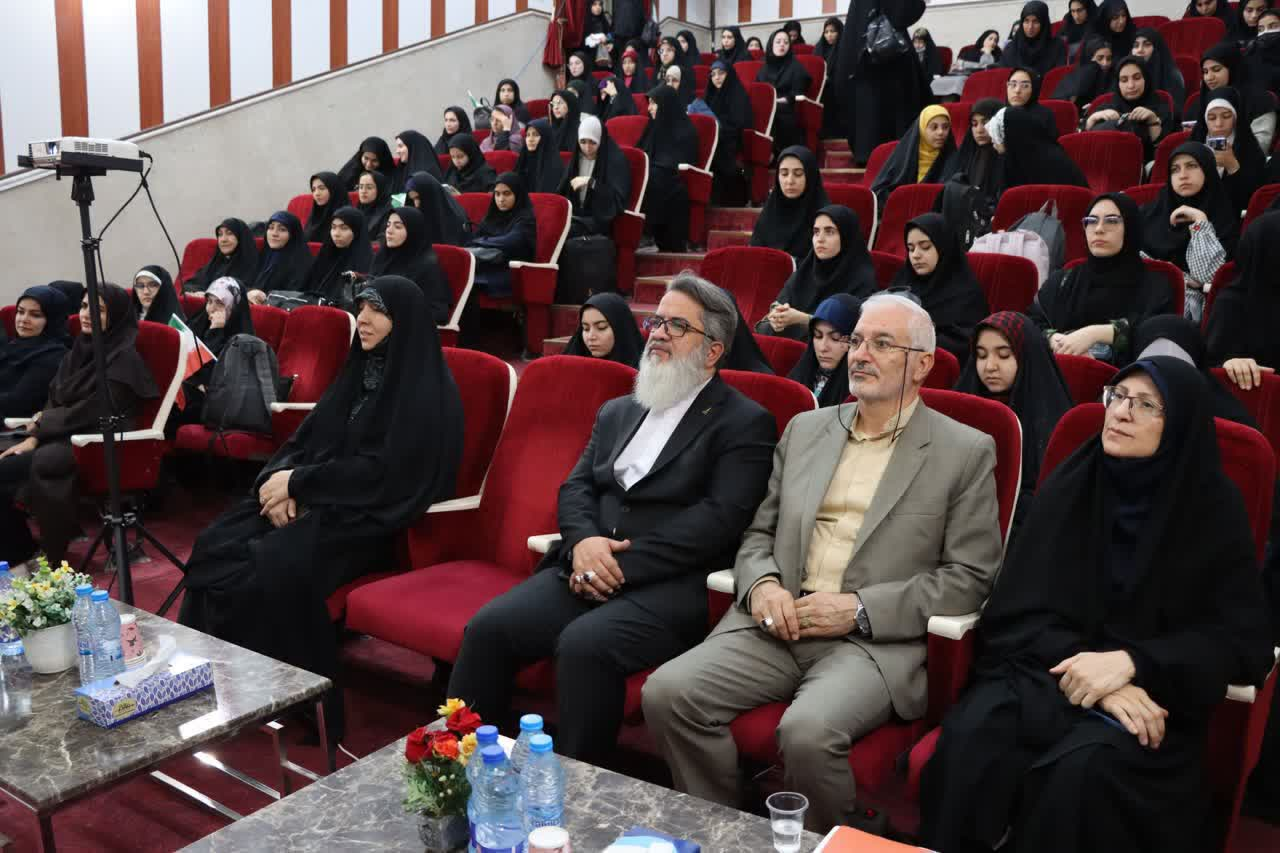 برگزاری مراسم گرامیداشت هفته دفاع مقدس به همت کانون علمی - فرهنگی ایثار دانشکده علوم تربیتی شهید باهنر تهران