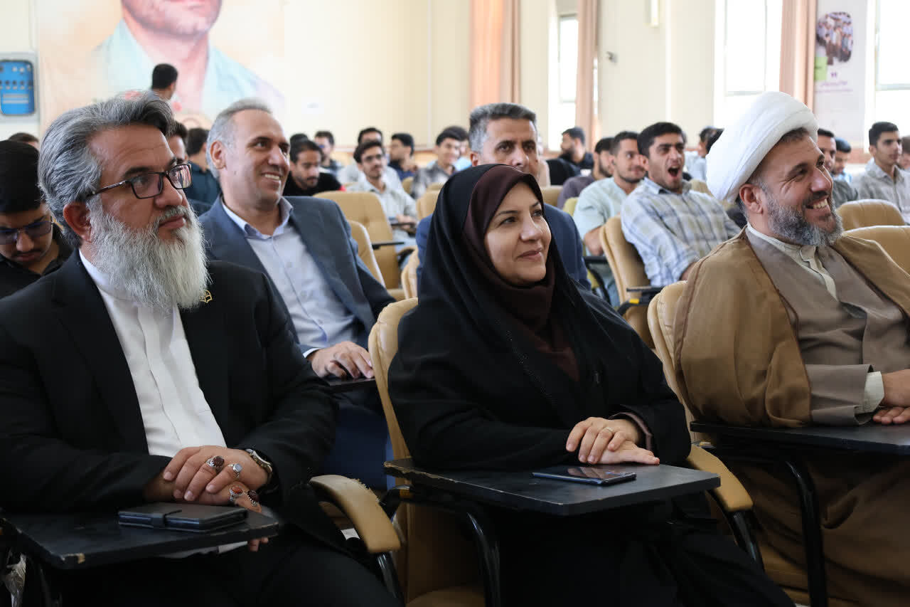 جشن آغاز سال تحصیلی دانشجویان دانشکده علوم انسانی شهید رجایی فرخشهر با حضور مدیر کل امور شاهد و ایثارگران دانشگاه فرهنگیان کشور
