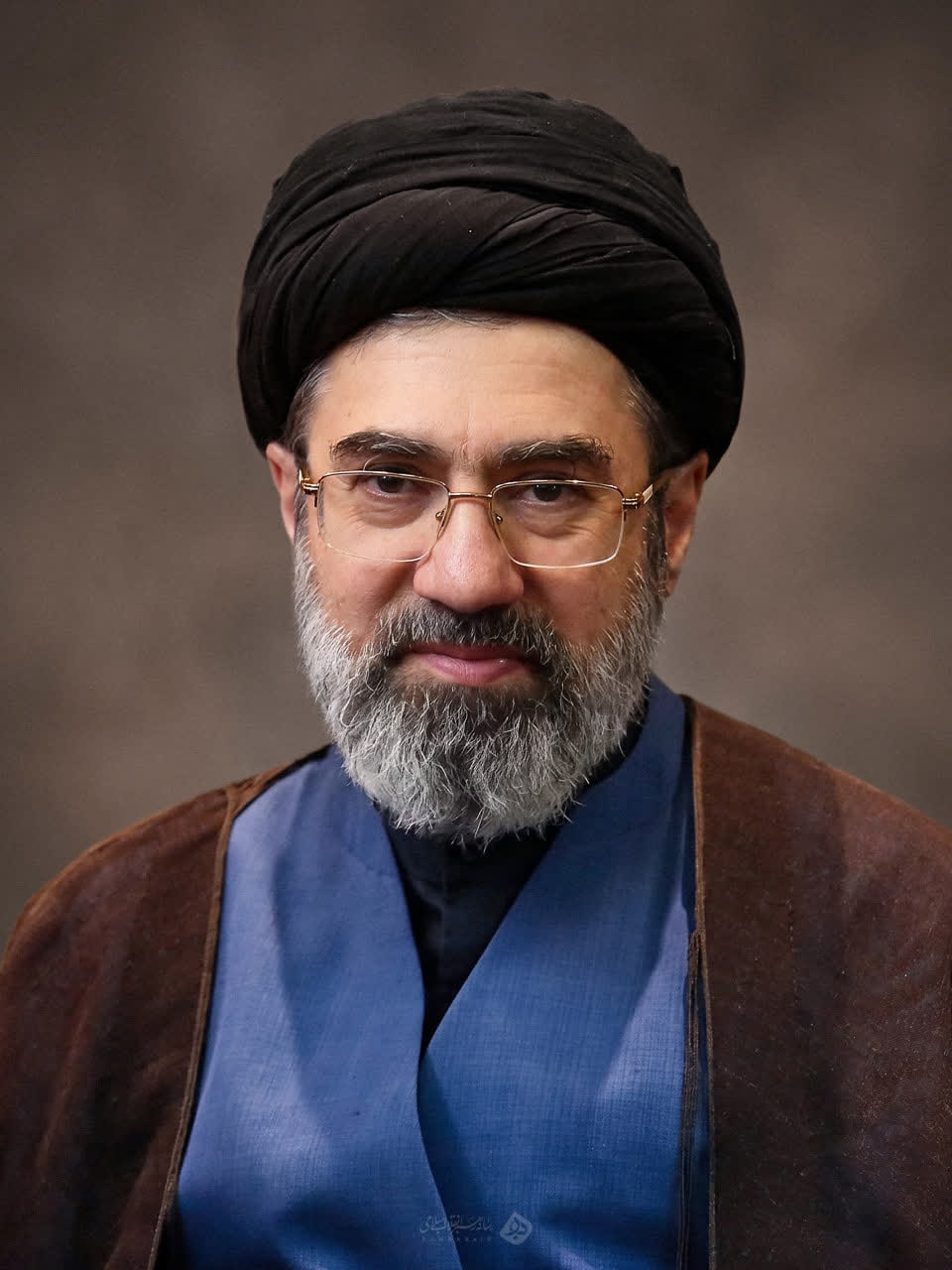 متن کامل پیام رهبر معظم انقلاب به مناسبت ولادت حضرت زینب (س) و روز پرستار